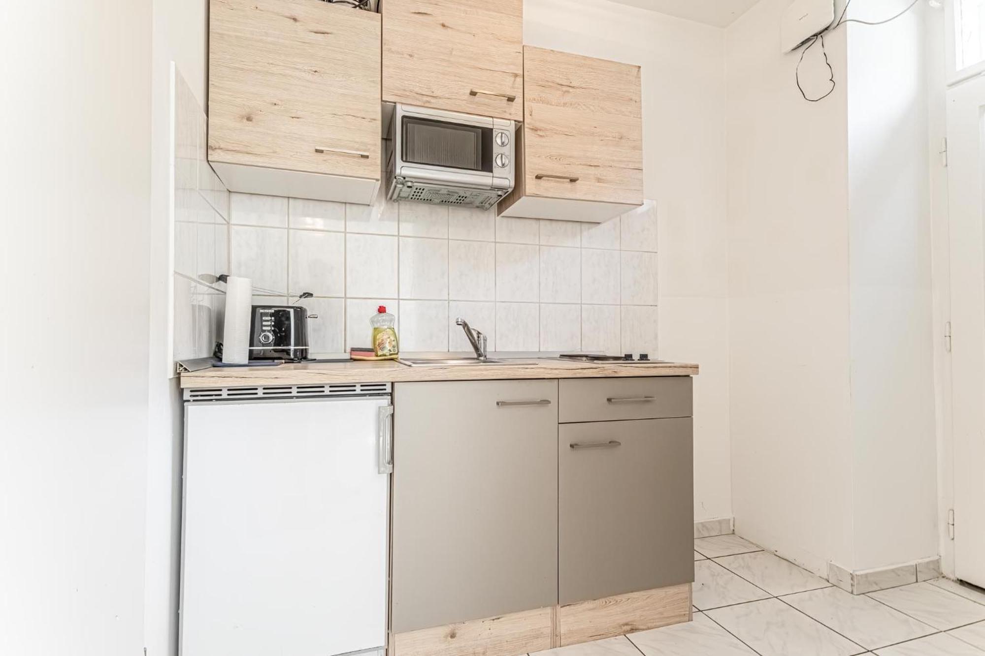 City Vibes: 1Br Apt, 10 Min To Westbahnhof Wien Eksteriør billede